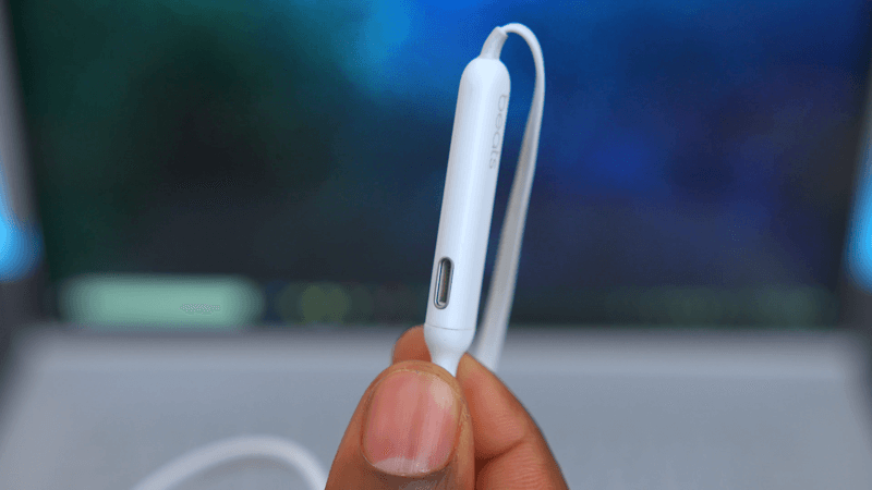 Charge with the lightning cable